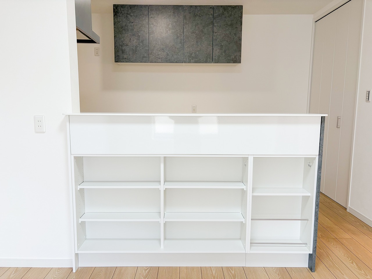 リビング収納棚