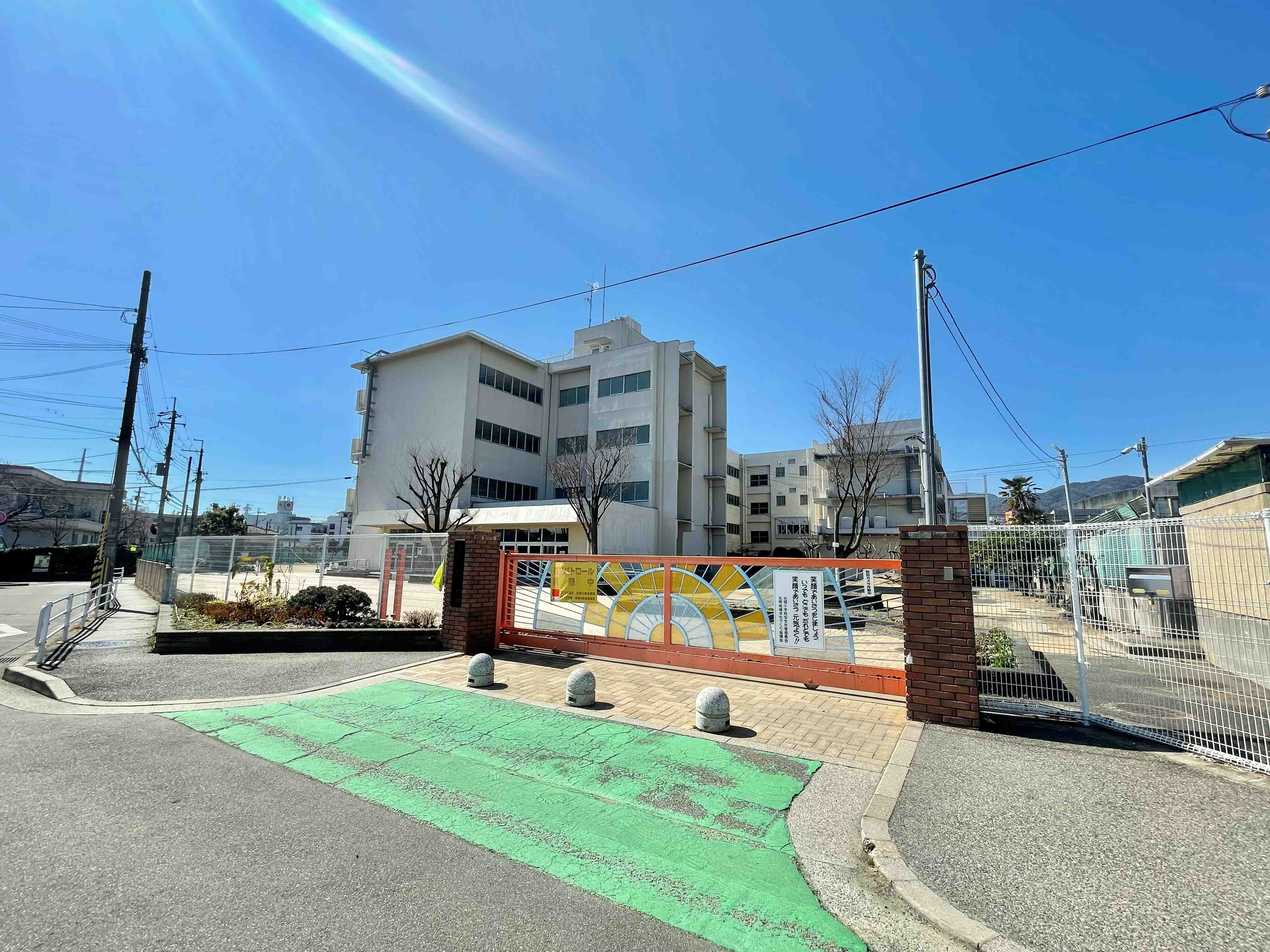 宝塚市立光明小学校