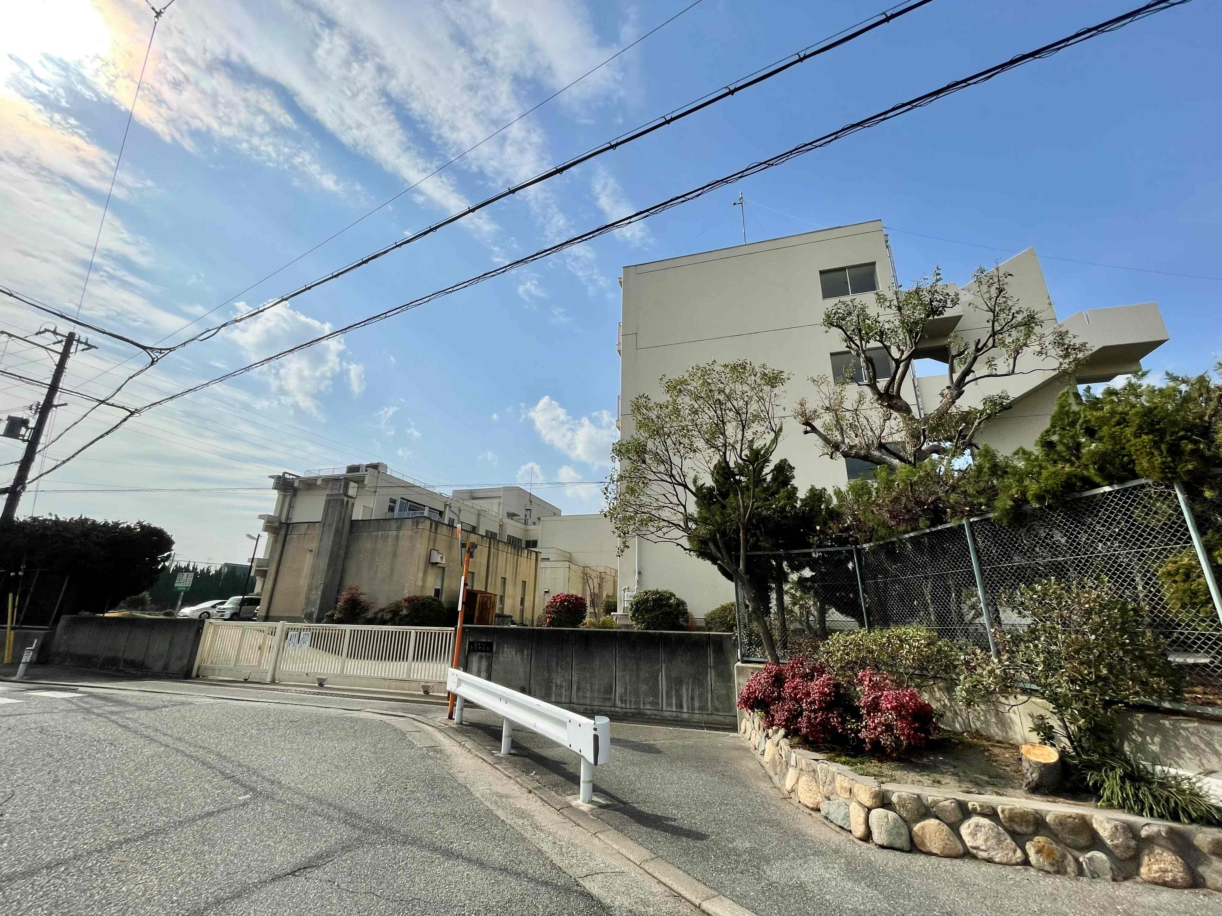 宝塚市立高司中学校